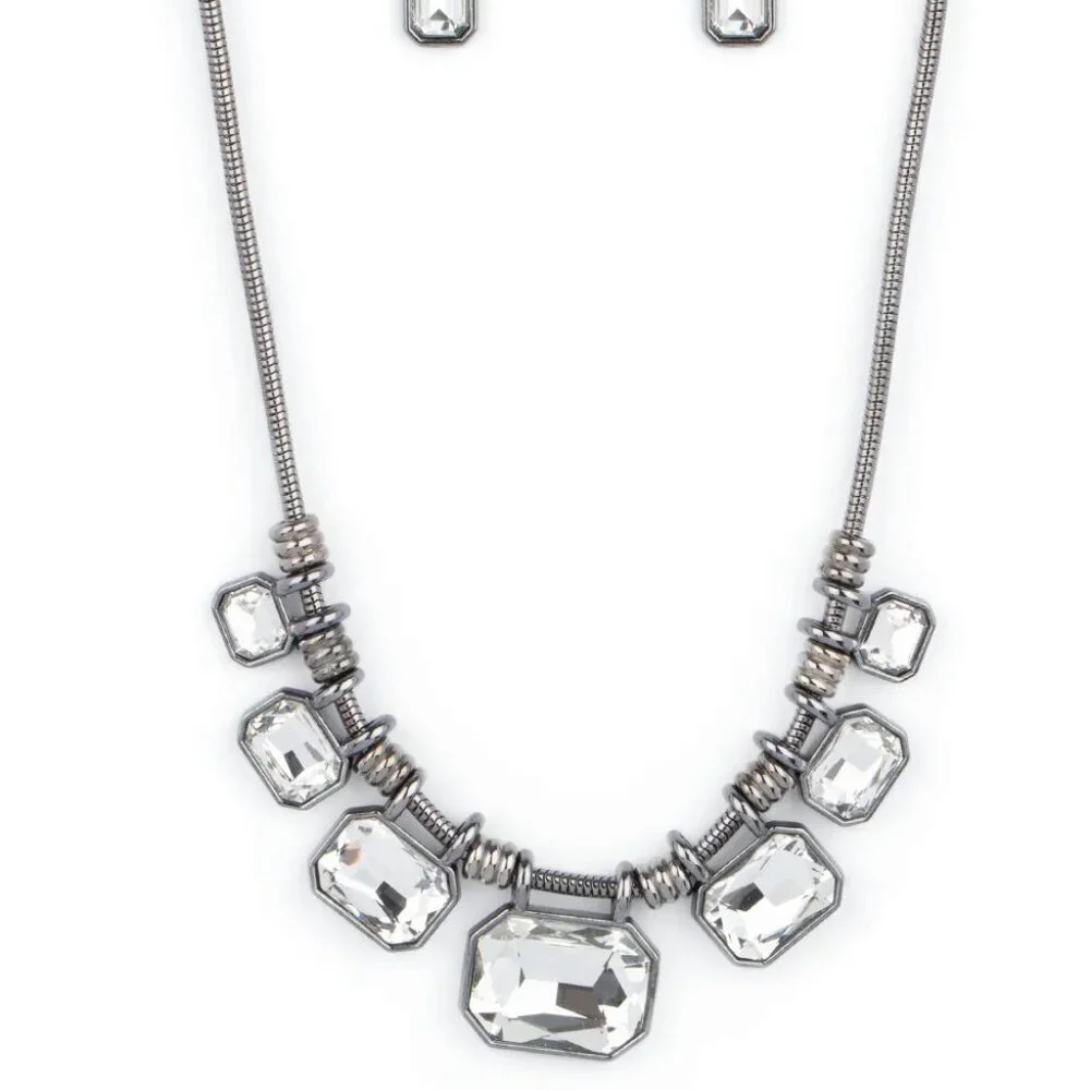 Paparazzi Jewelry Accessories - Urban Extravagance - Black Necklace - Vintage